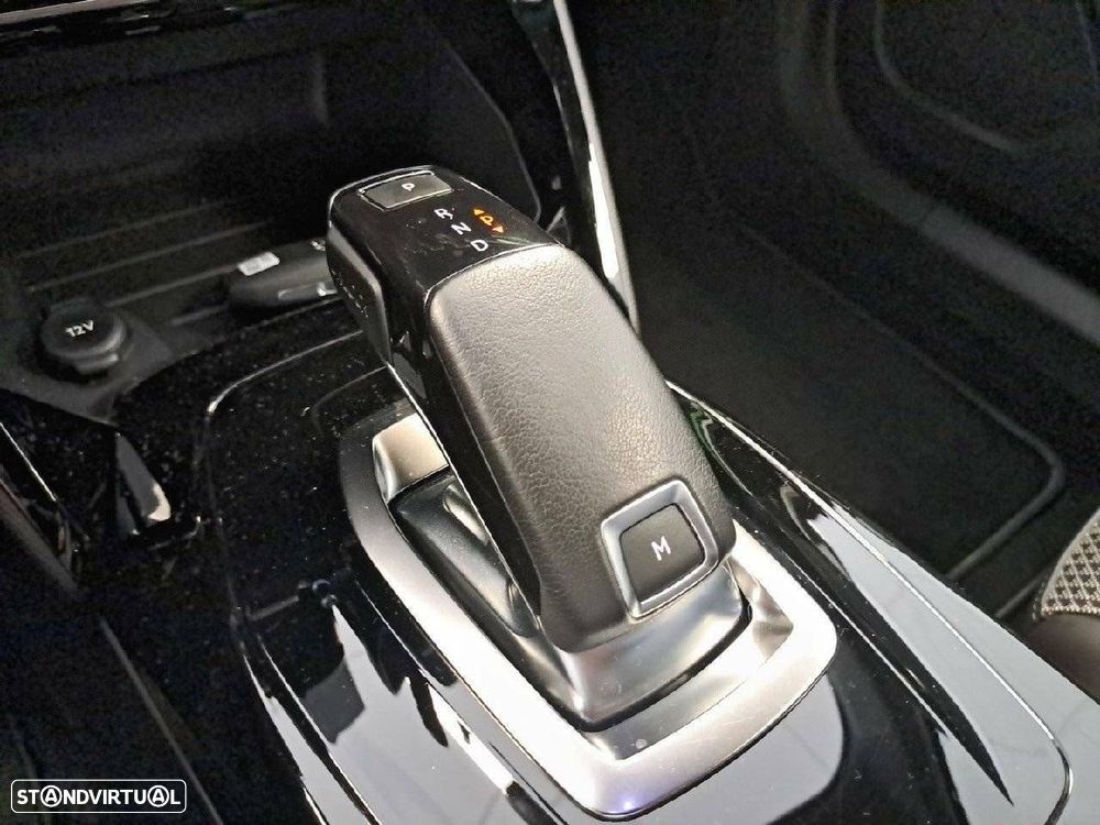 Peugeot 2008 1.2 PureTech GT Line EAT8 - 22