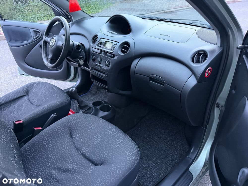 Toyota Yaris 1.0 Sol - 21