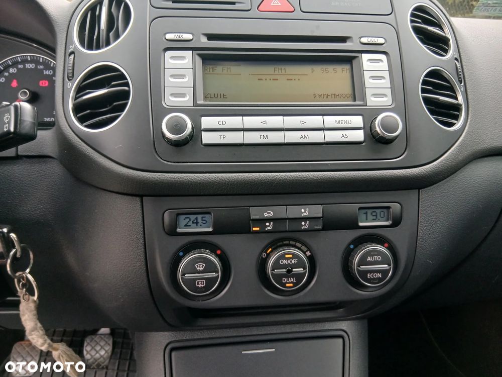 Volkswagen Golf Plus 2.0 TDI DPF Comfortline - 24