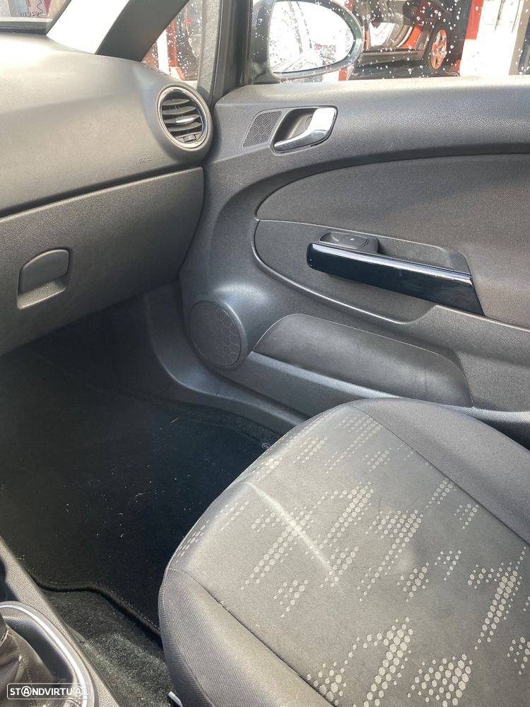 Opel Corsa 1.2 Cosmo - 9