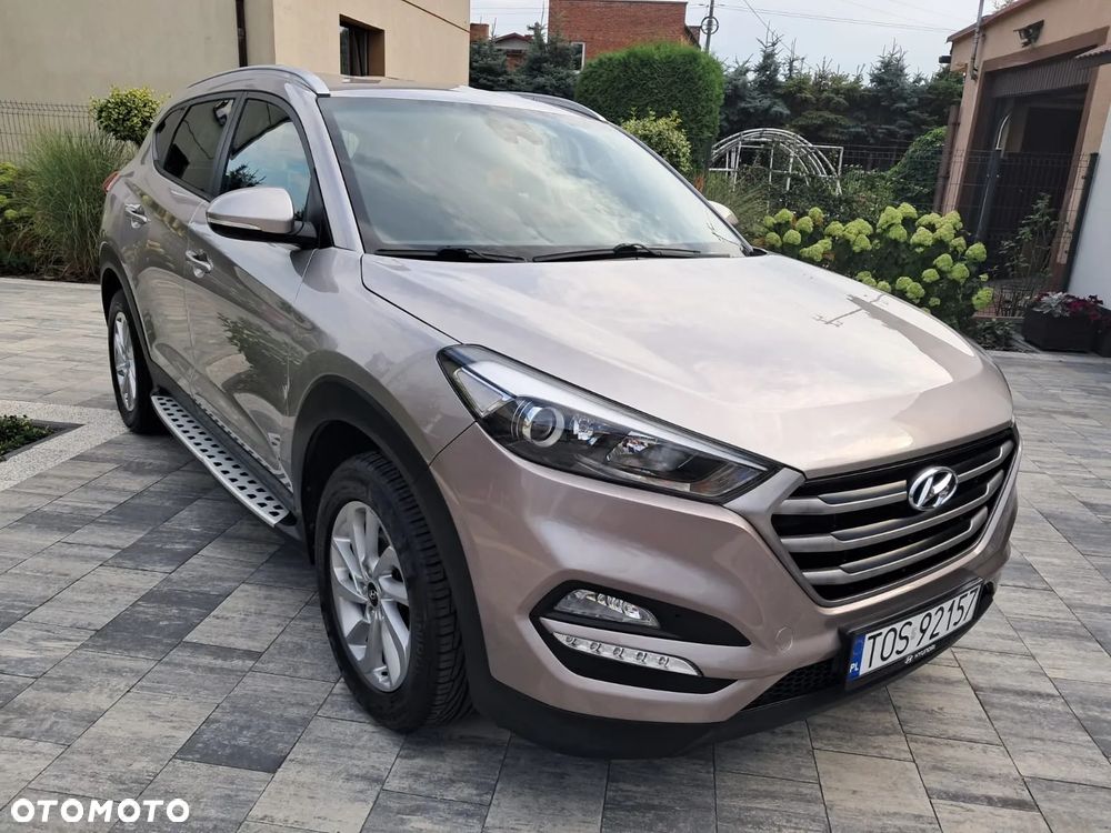 Hyundai Tucson ver-blue-1-7-crdi-2wd-intro-edition - 1