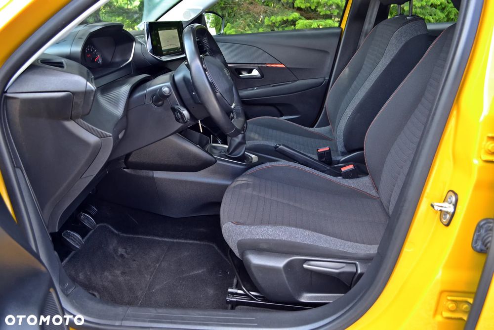 Peugeot 208 - 18