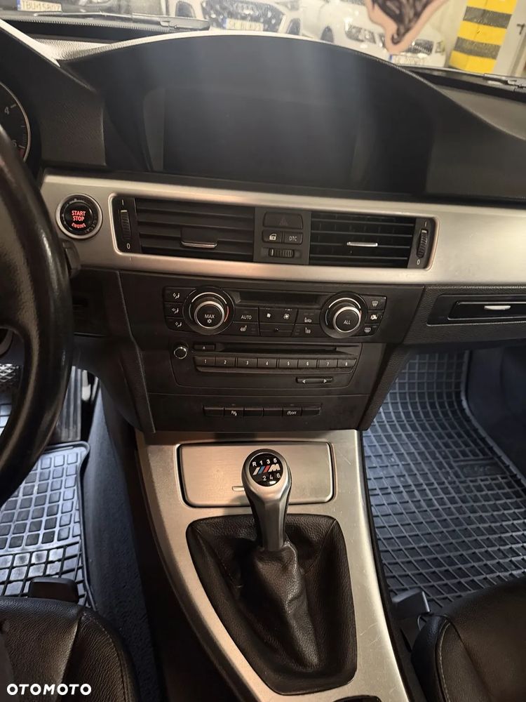 BMW Seria 3 320d - 12