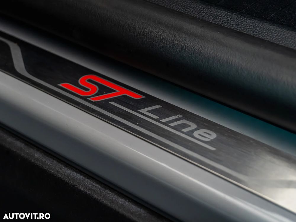 Ford Kuga 2.5 Duratec PHEV ST-LINE - 24