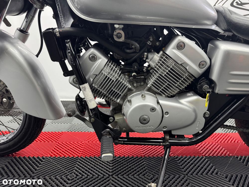 Honda VT - 12