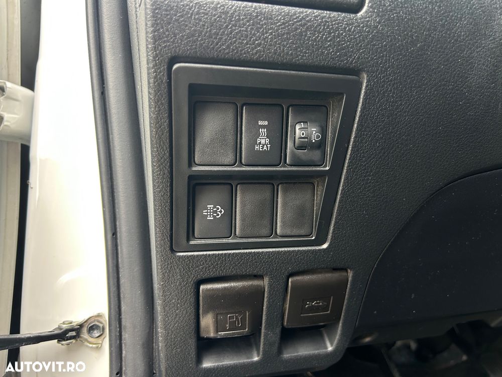 Toyota Hilux 2.4D 150CP 4x4 Double Cab 6MT Style - 36