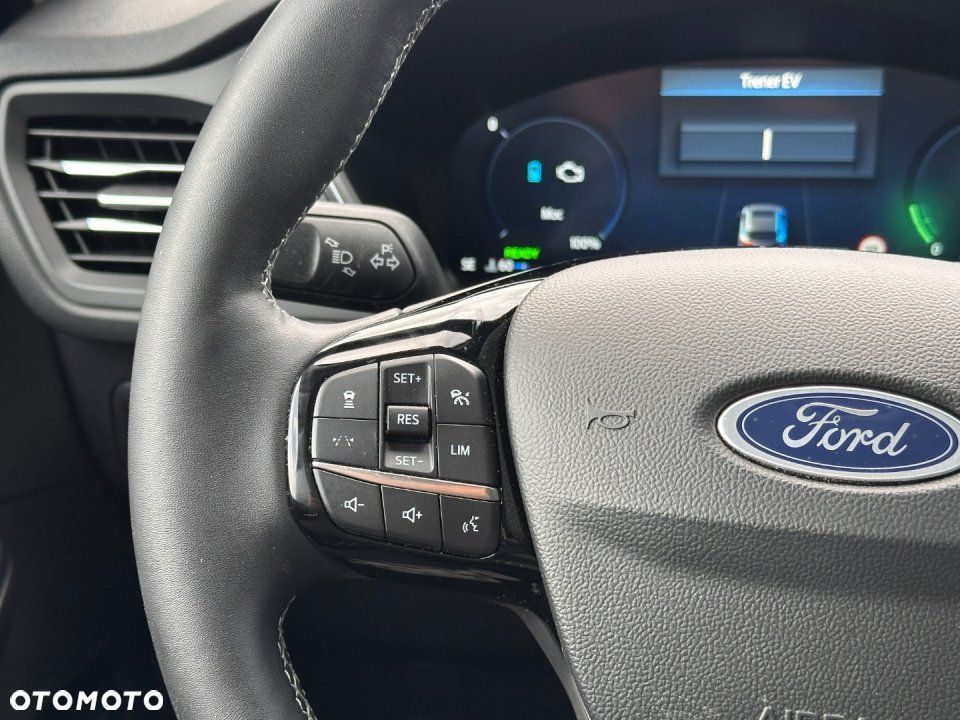 Ford Kuga - 17