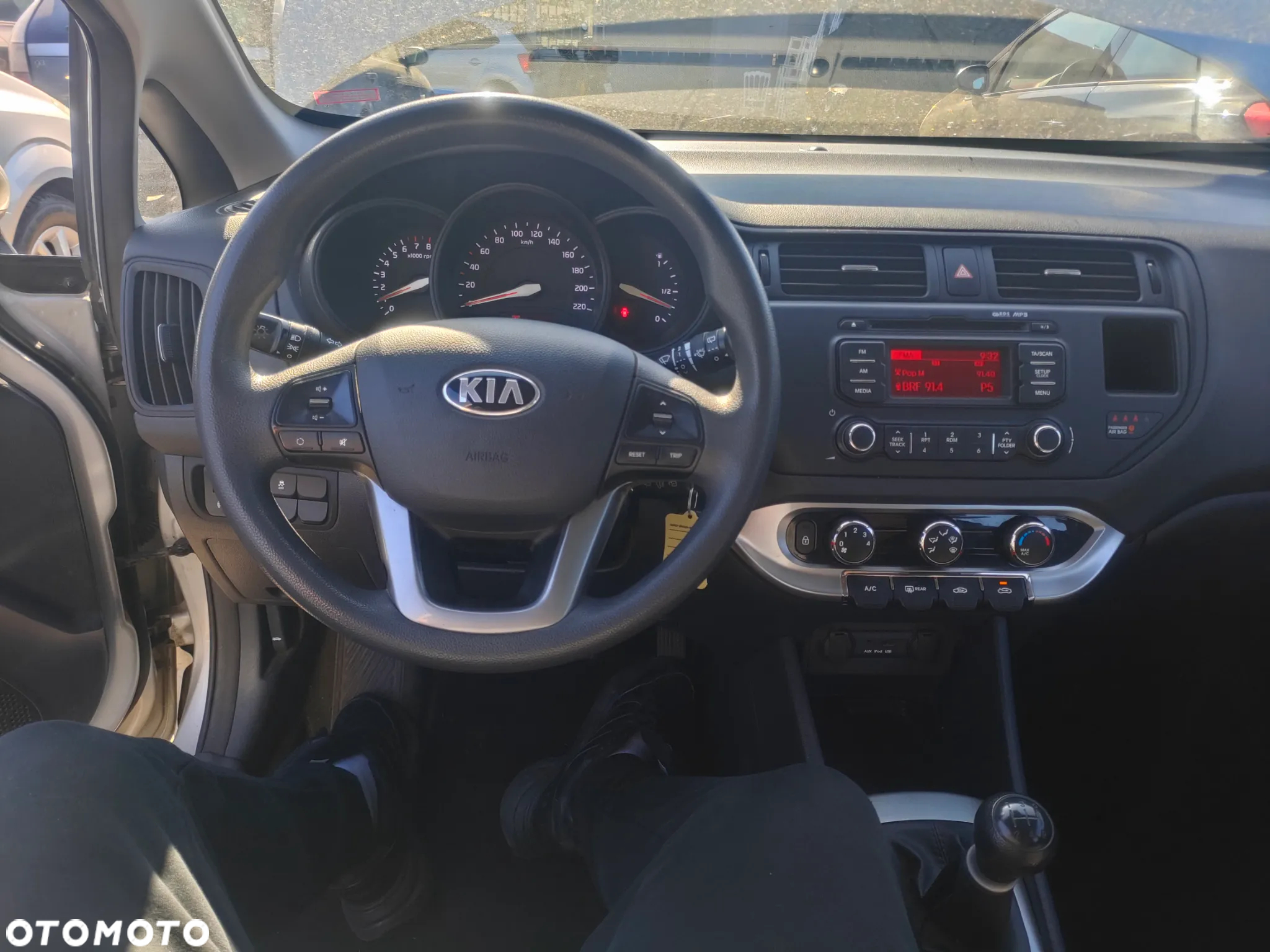 Kia Rio 1.2 Attract - 35