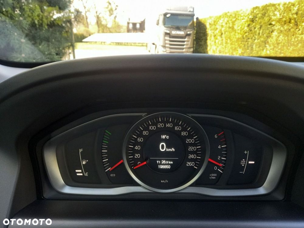 Volvo XC 60 D3 Momentum - 31
