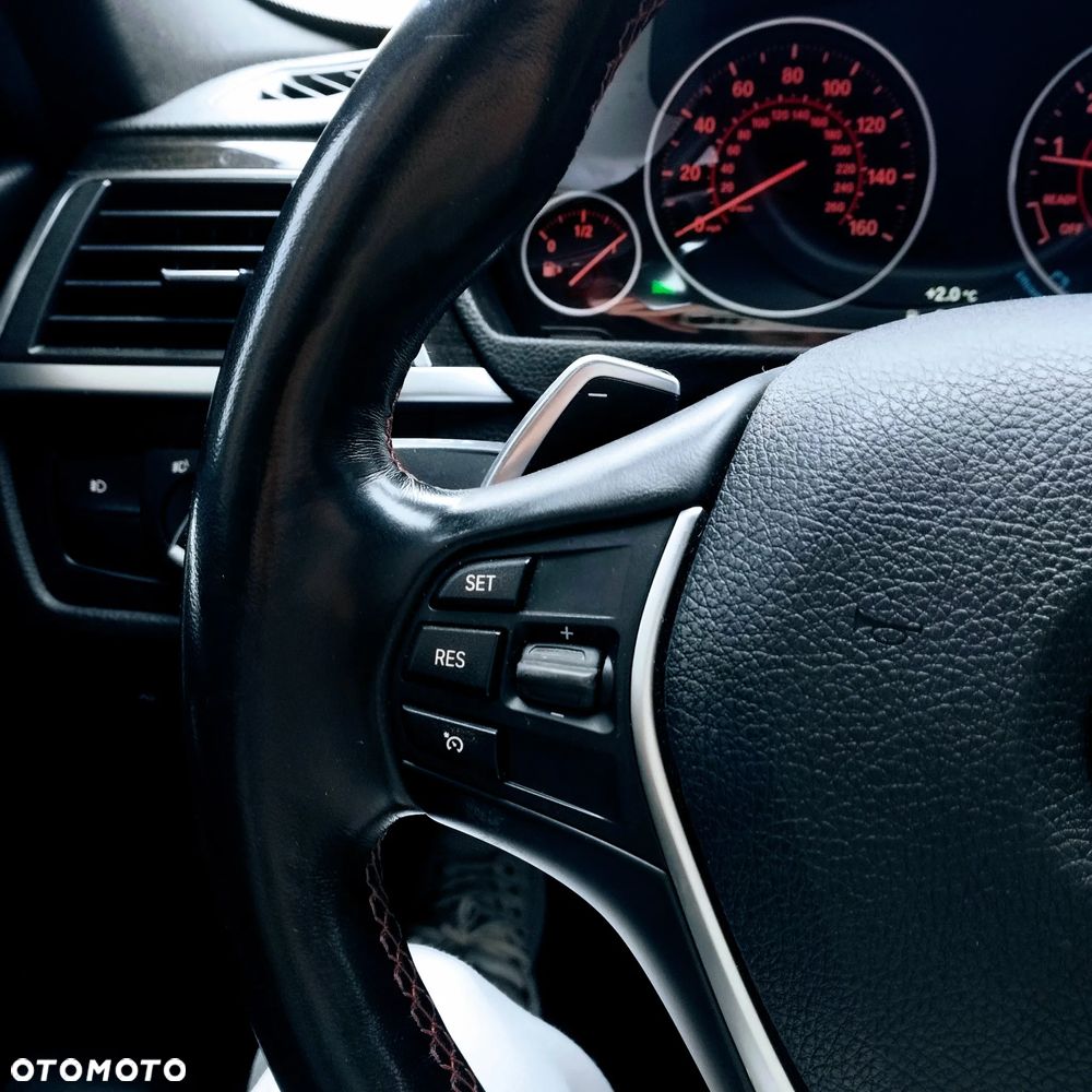 BMW Seria 3 330i GPF xDrive - 15