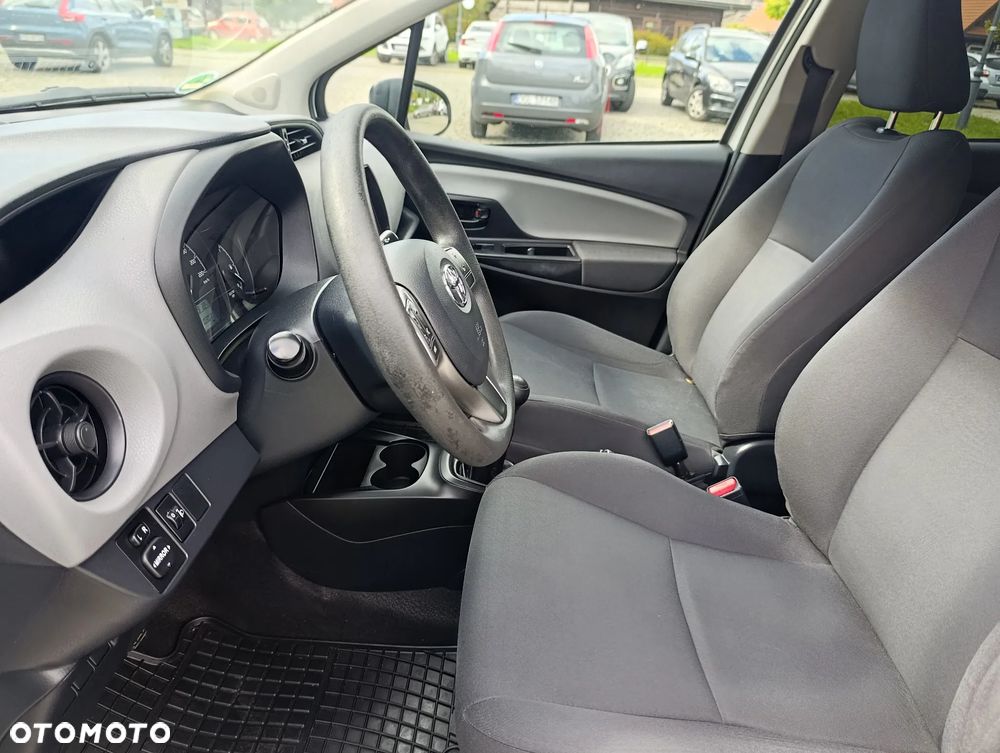Toyota Yaris 1.0 Premium - 12