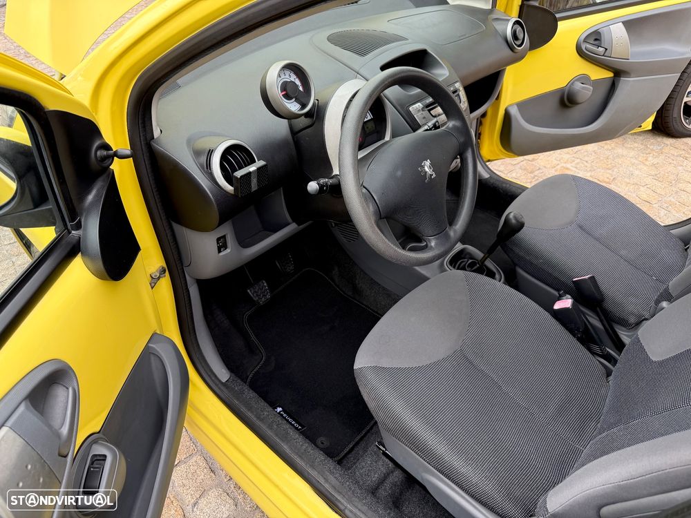 Peugeot 107 1.0 Urban - 35