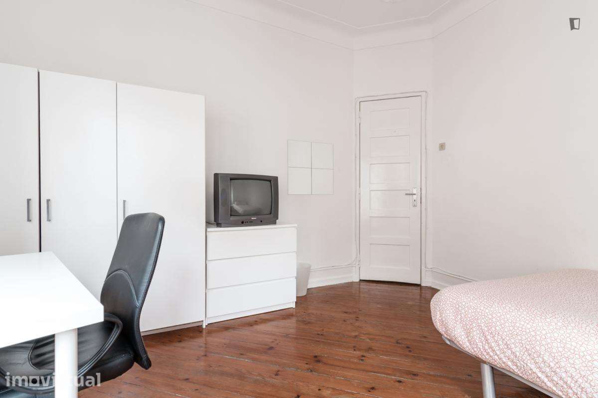 Quarto - localizado em Alameda Lisbon - Grande imagem: 4/14