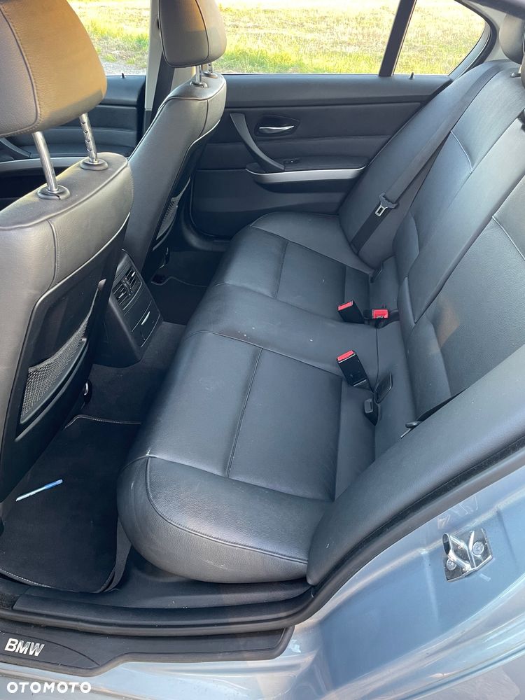 BMW Seria 3 325xi - 15