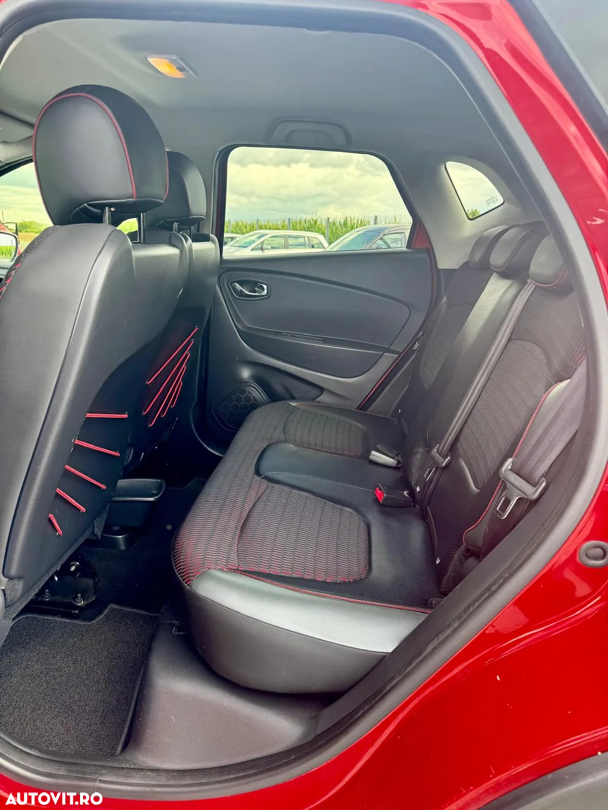 Renault Captur dCi 90 EDC Helly Hansen - 11