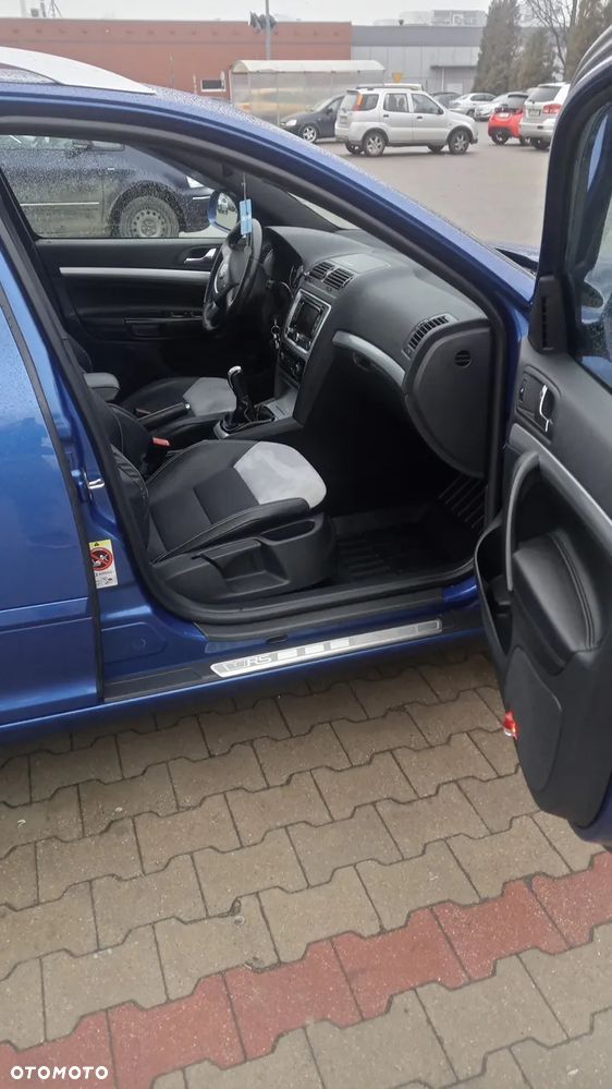 Skoda Octavia Combi 2.0 TDI CR DPF RS - 29