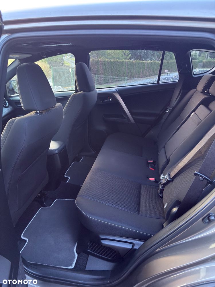 Toyota RAV4 - 12