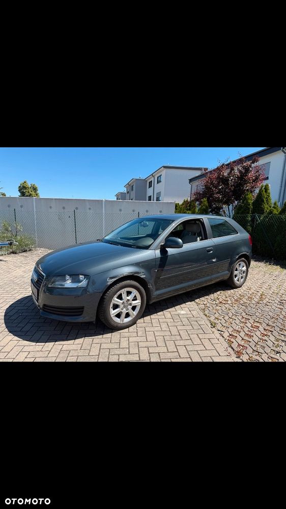 Audi A3 3-drzwiowe 1.6 Attraction - 1