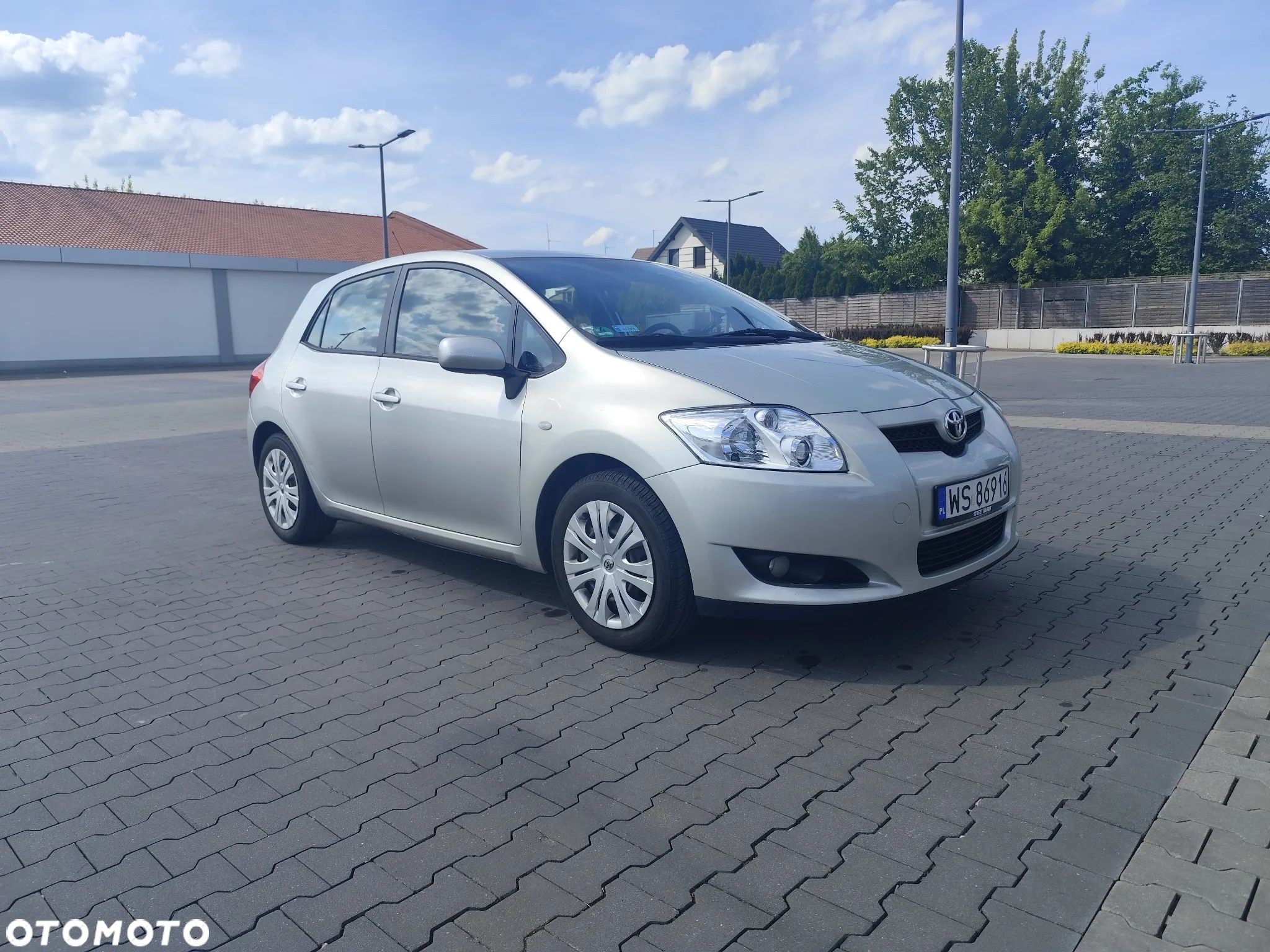 Toyota Auris - 1