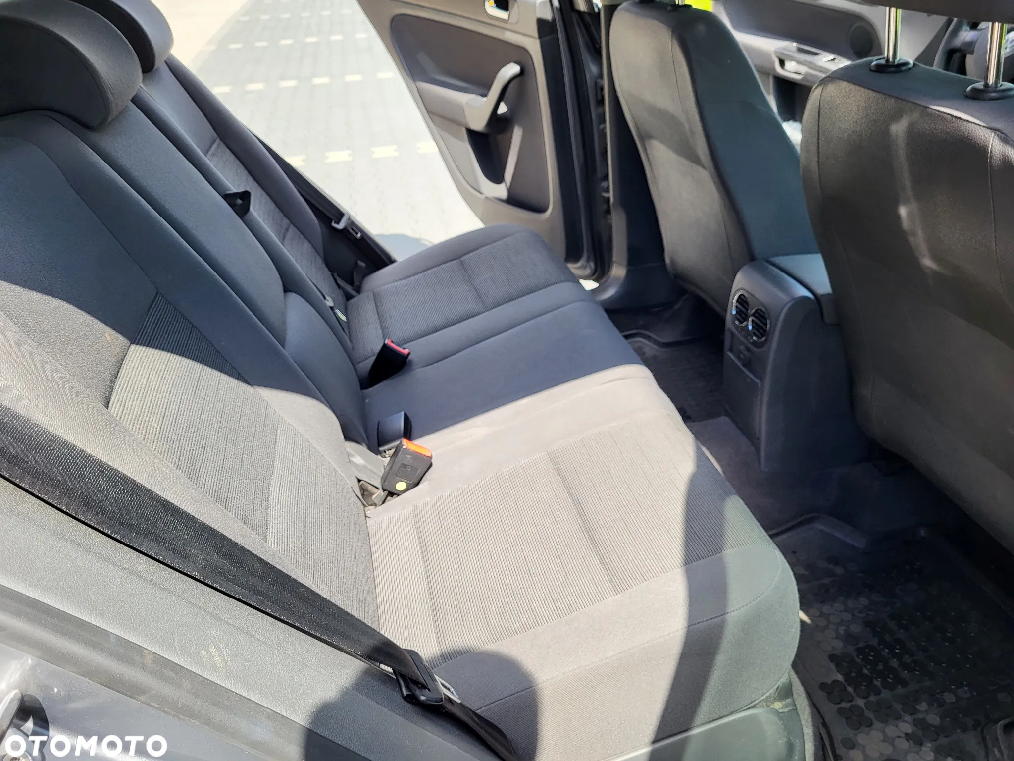 Volkswagen Golf Plus - 27