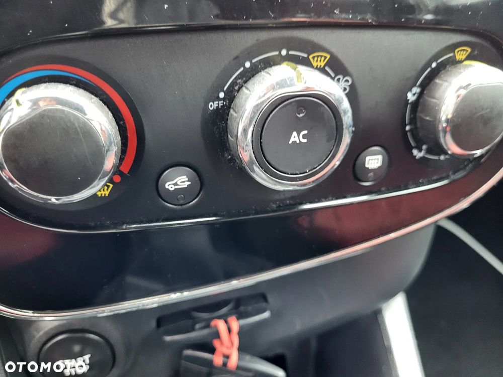Renault Clio 1.2 16V 75 LIMITED - 30