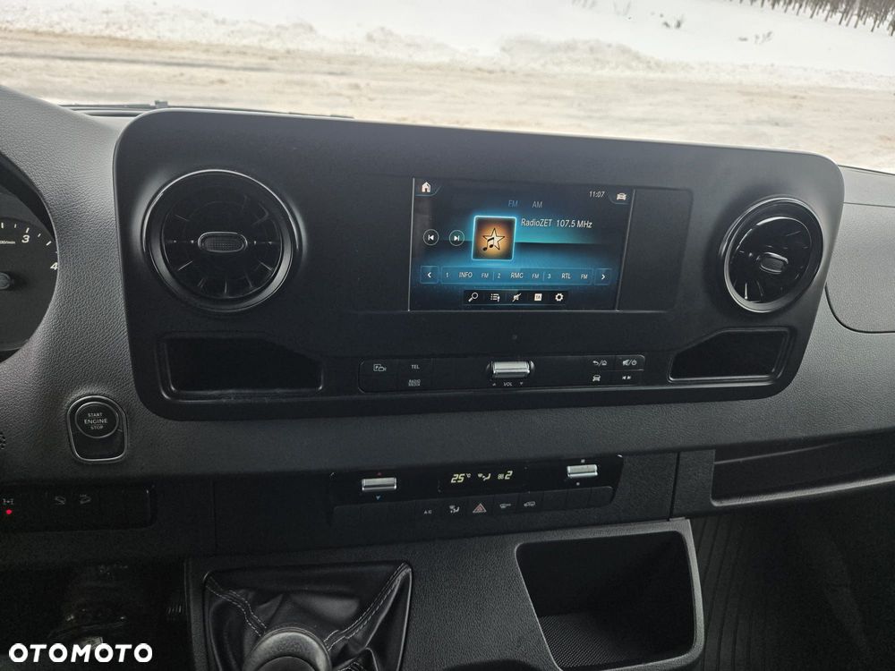 Mercedes-Benz SPRINTER - 11