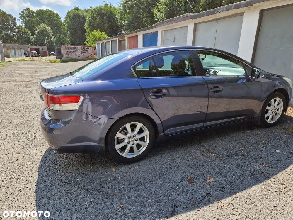 Toyota Avensis 1.8 Premium - 6
