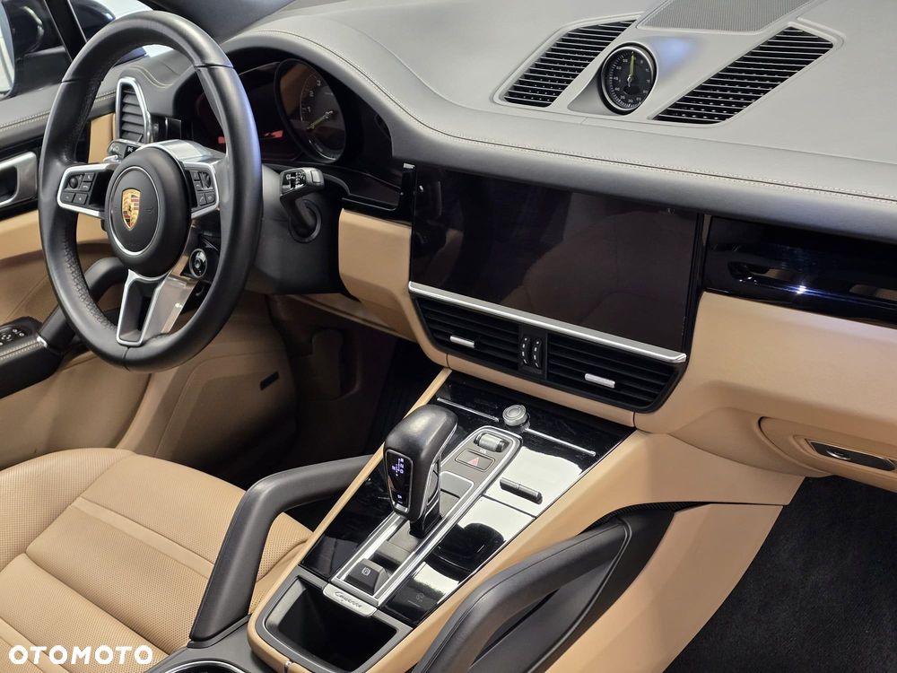 Porsche Cayenne - 8