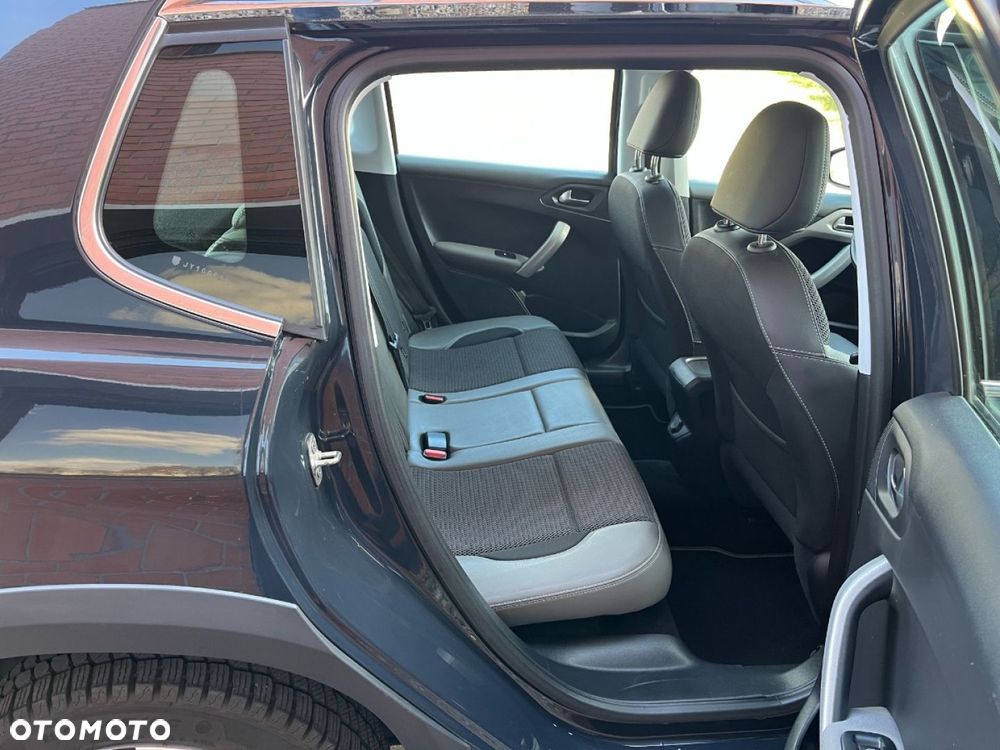 Peugeot 2008 1.2 Pure Tech GPF Allure S&S EAT6 - 25