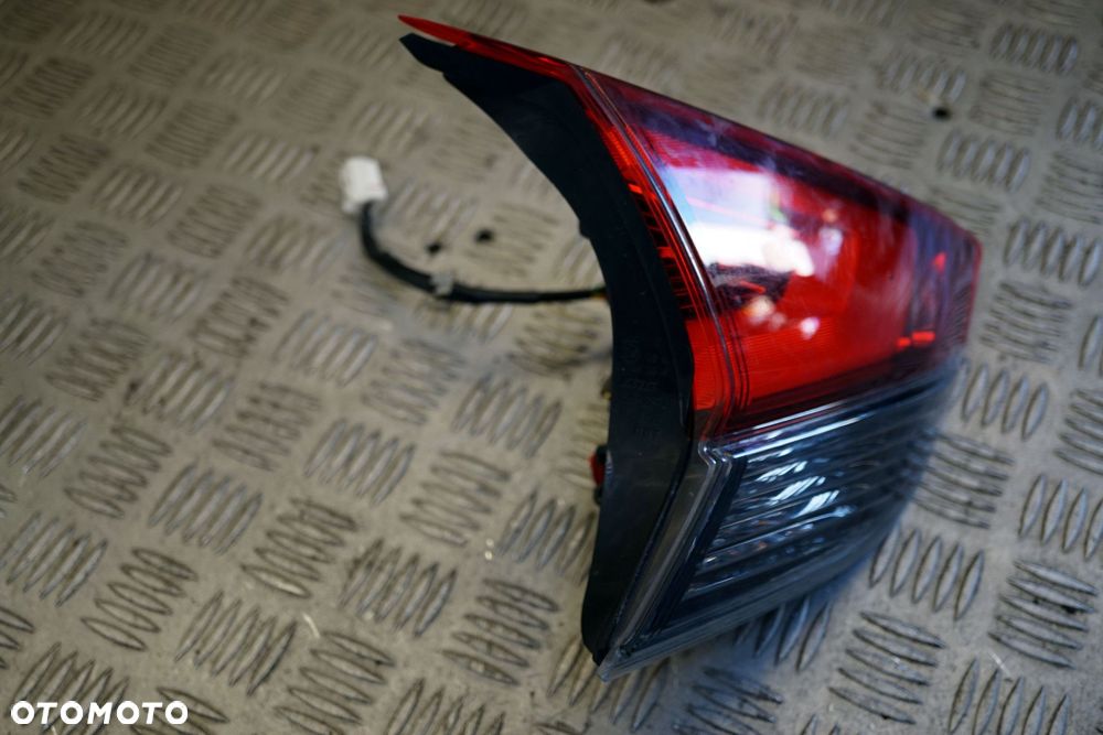 LAMPA TYLNA LEWA KLAPY BAGAŻNIKA X-TRAIL T32 III LIFT 265556FP5A NISSAN 2017-2021 - 3