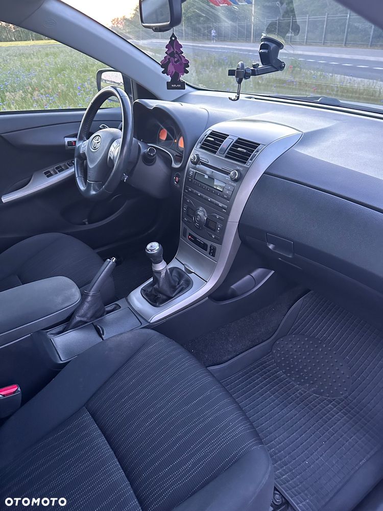 Toyota Corolla 1.6 VVT-i Sol Start - 24