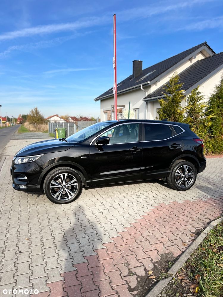 Nissan Qashqai 1.6 DIG-T TEKNA+ - 2