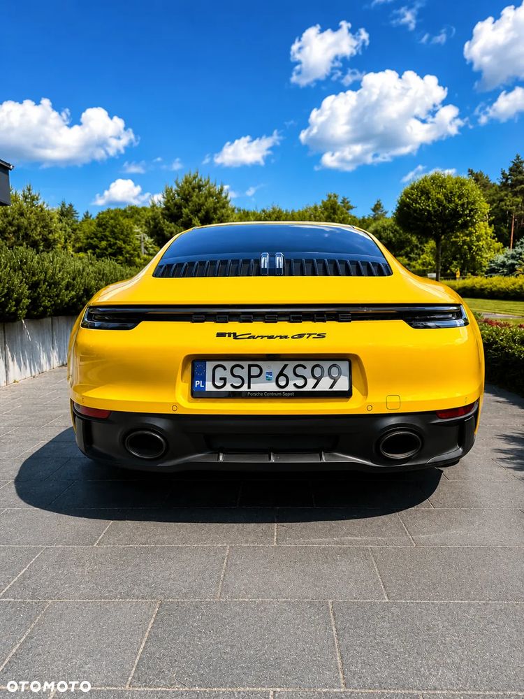 Porsche 911 Carrera GTS - 3