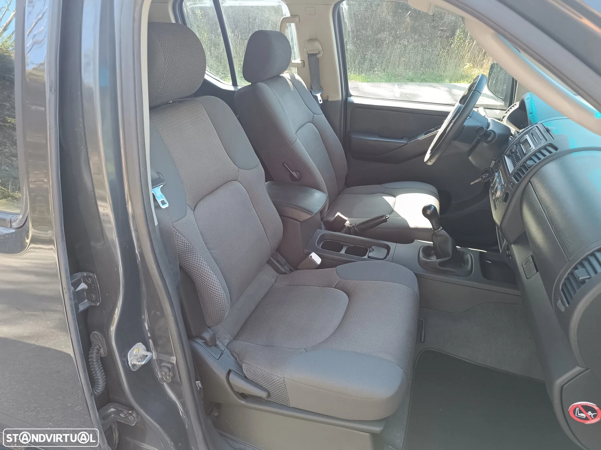 Nissan Navara 2.5 dCi CD SE - 10