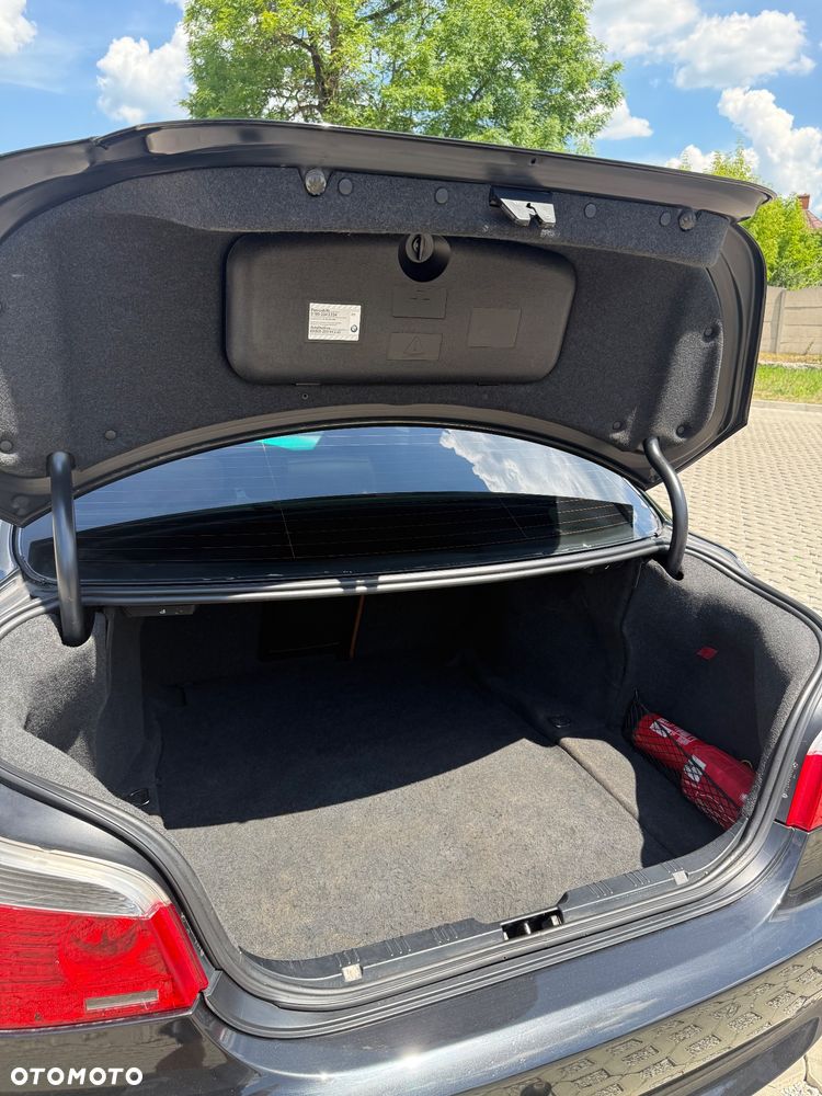 BMW Seria 5 525i - 24