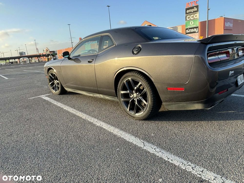 Dodge Challenger - 15