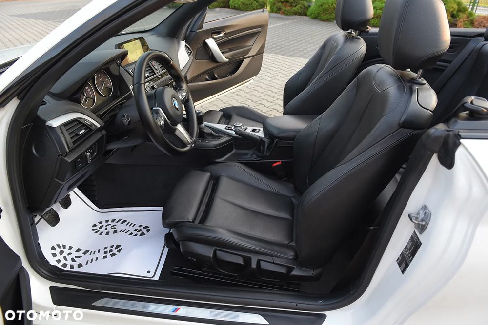 BMW Seria 2 220d M Sport - 32