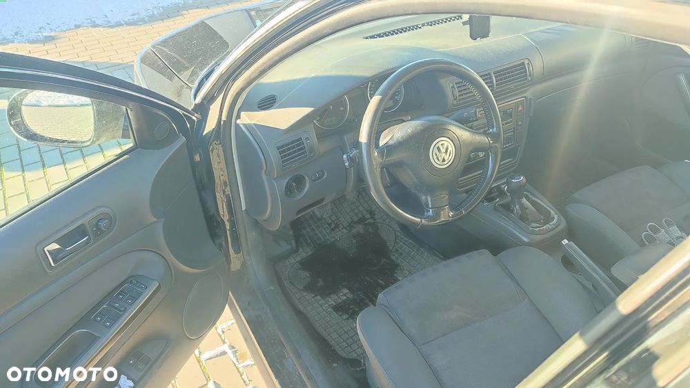 Volkswagen Passat 1.9 TDI Trendline - 2