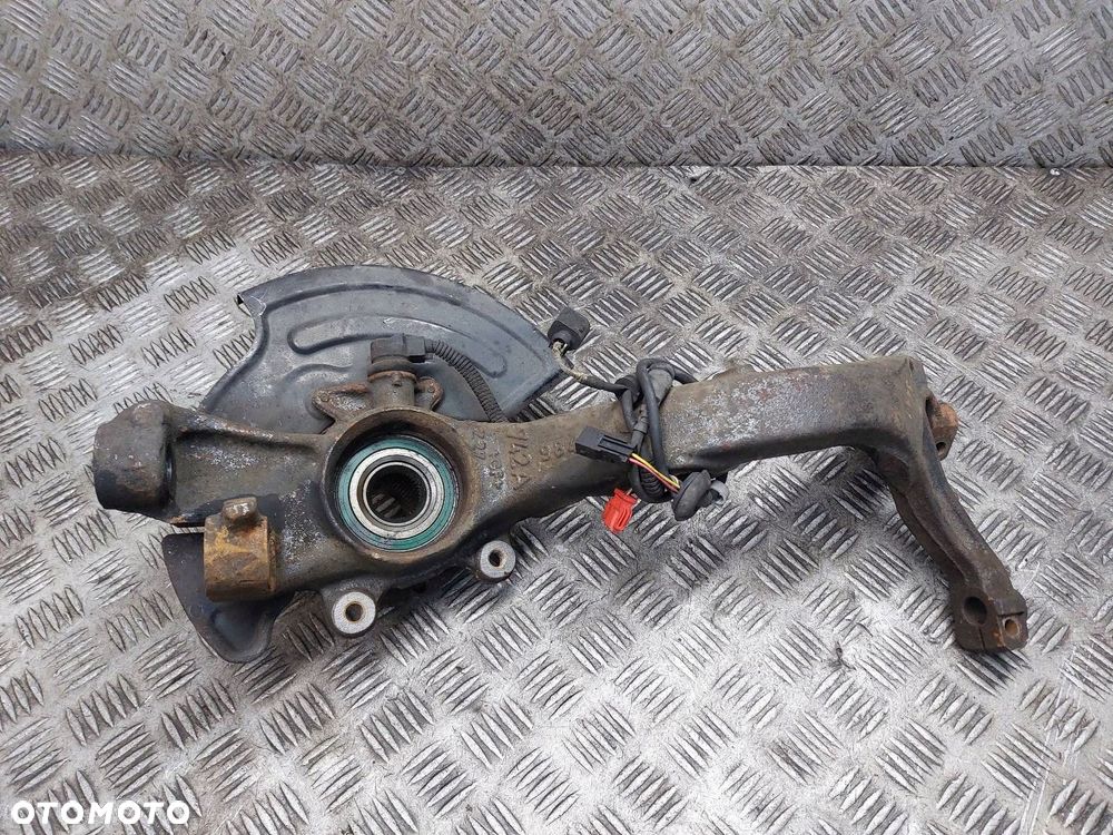 PIASTA ZWROTNICA PRAWY PRZÓD SKODA SUPERB I 2.8 V6 8D0407258 - 3