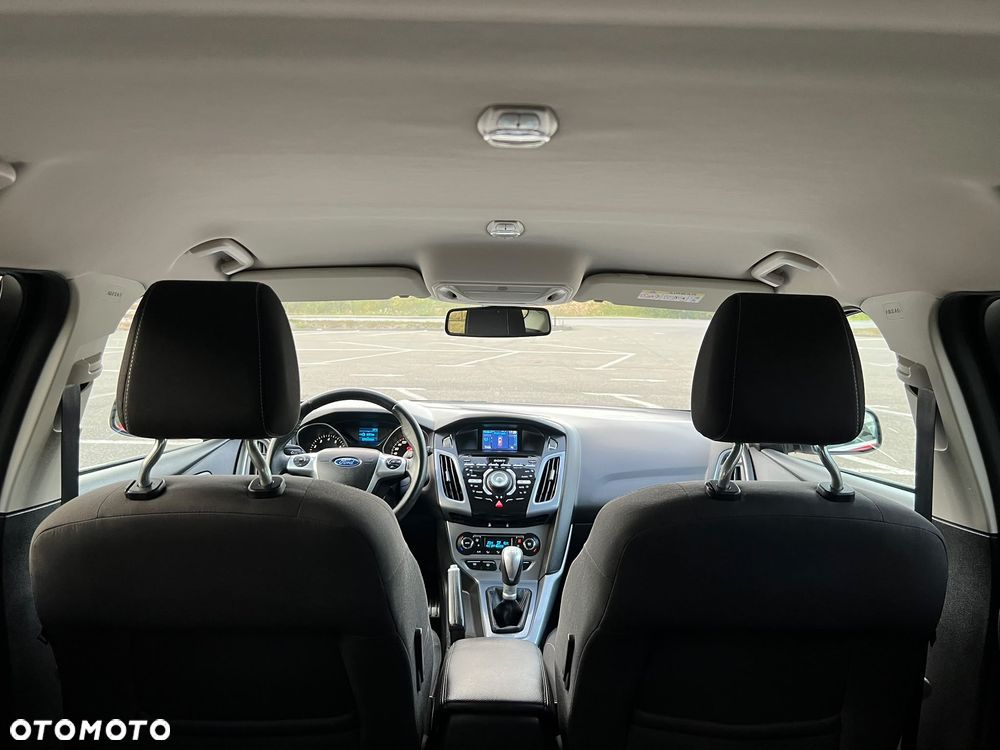 Ford Focus - 36