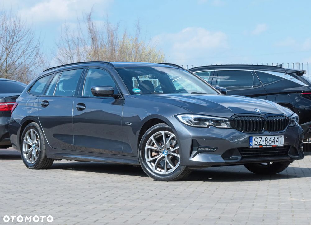 BMW Seria 3 330e Sport Line - 37