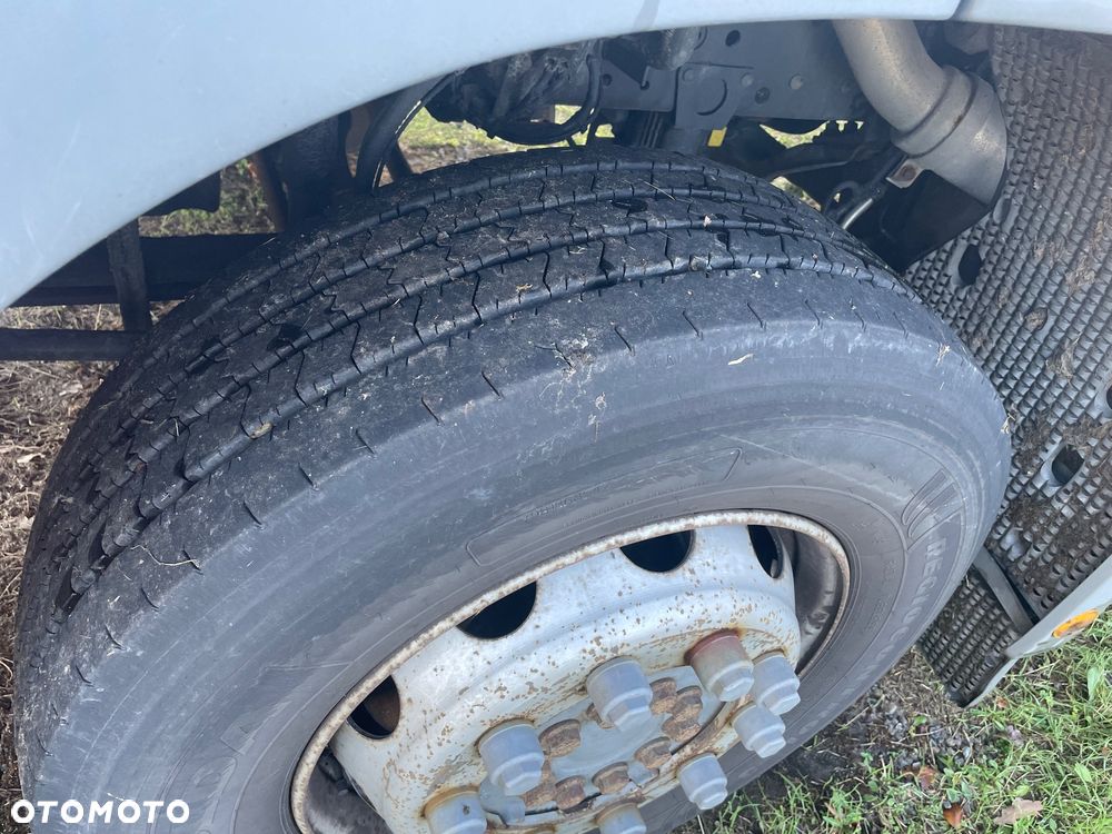 Mercedes-Benz Axor 1824 z żurawiem Palfinger 12002 z pilotem - 11