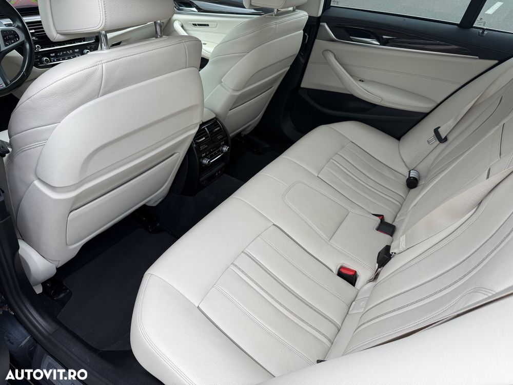 BMW Seria 5 530e xDrive Aut. Luxury Line - 9