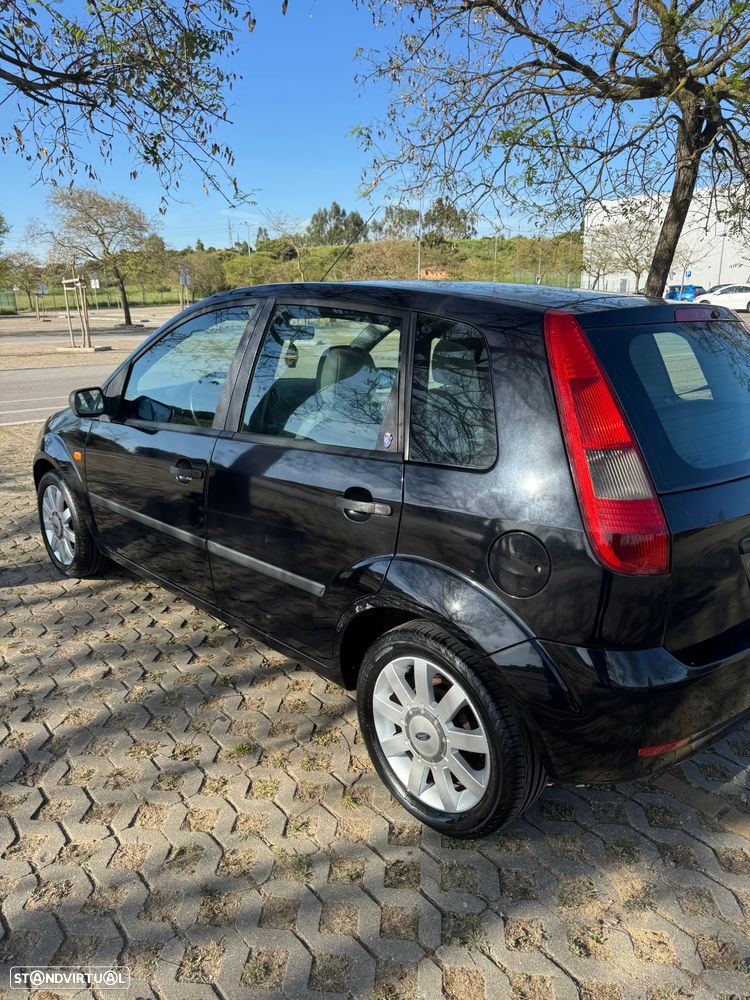 Ford Fiesta 1.25 Ghia - 7