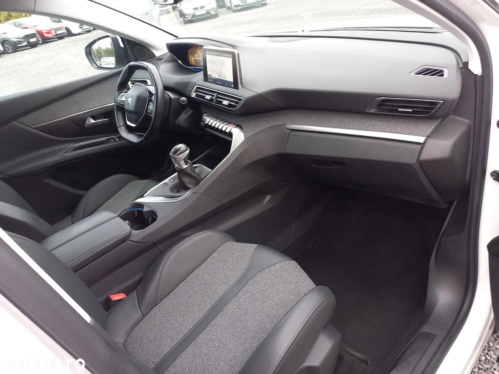 Peugeot 5008 BlueHDI 130 Allure Business-Paket - 25