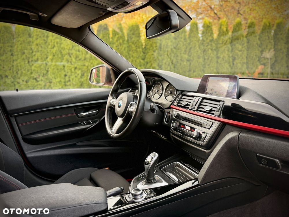 BMW Seria 3 325d M Sport - 28