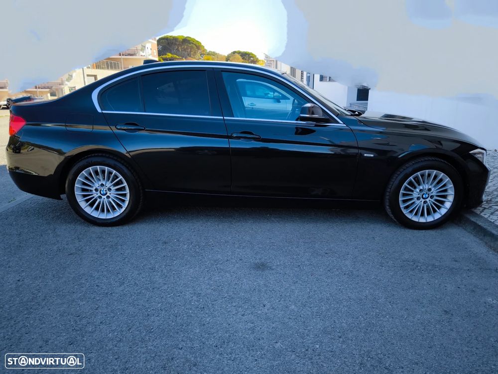 BMW 320 d Auto Line Luxury - 23