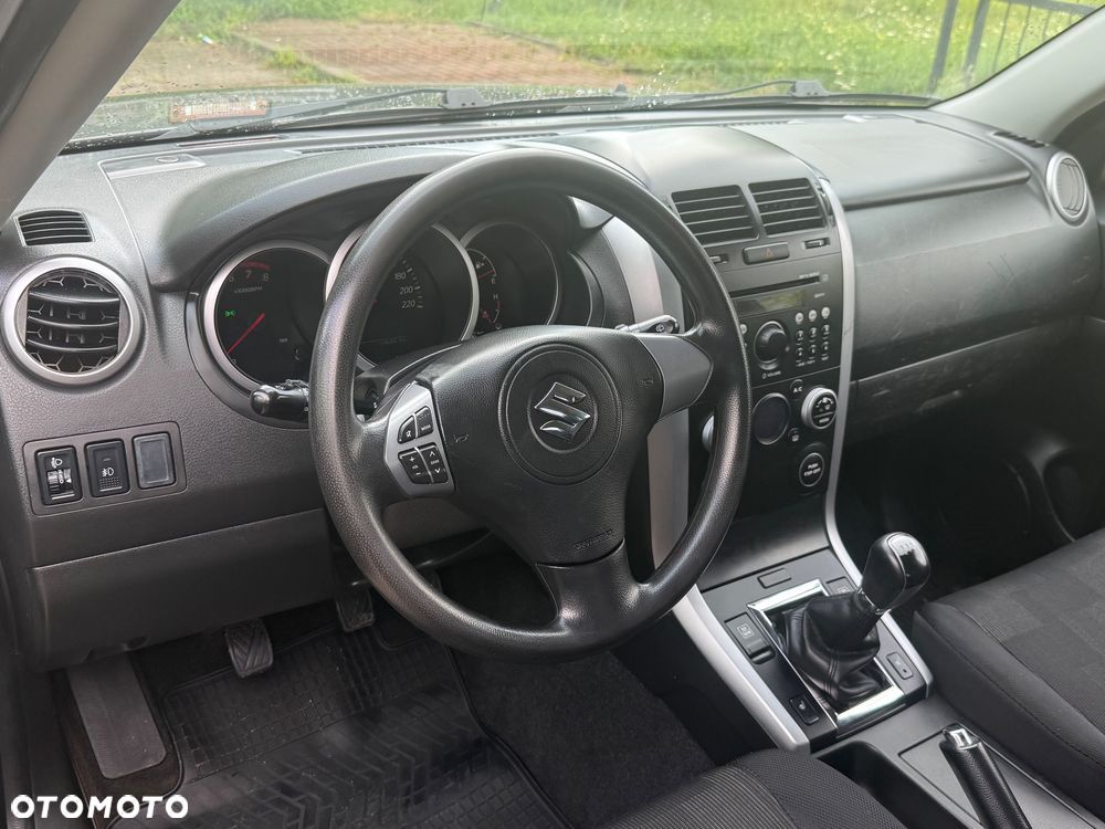 Suzuki Grand Vitara 2.4 Comfort - 11