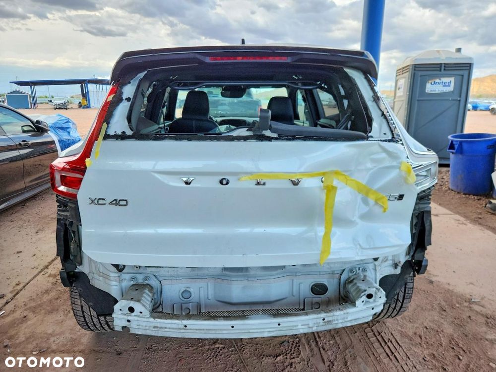 Volvo XC 40 T5 AWD R-Design - 5