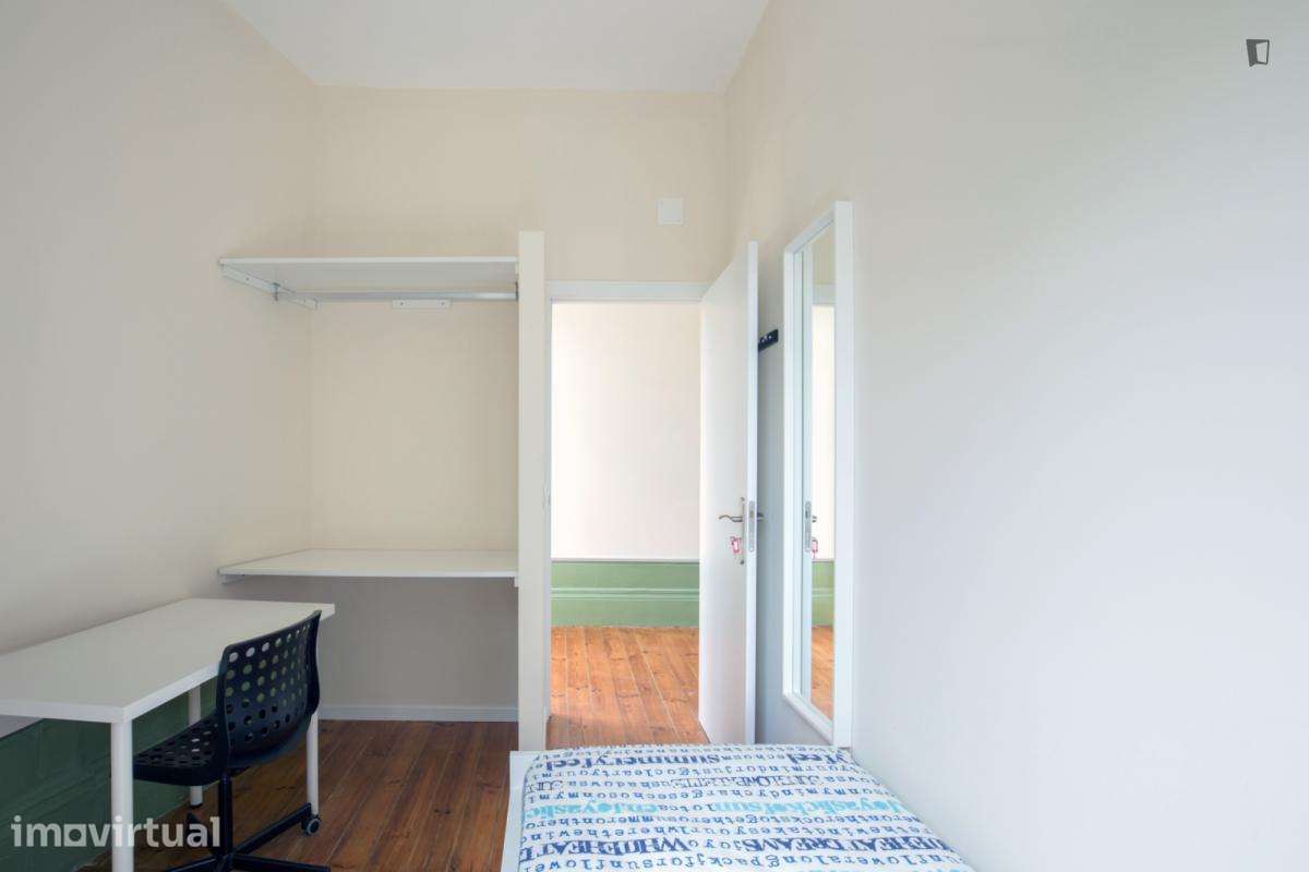 Quarto - localizado em Paranhos Porto - Grande imagem: 5/22